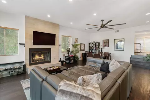4477 Ensenada Dr, Woodland Hills, CA 91364