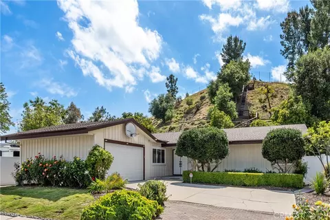 5765 Fairhaven Ave, Woodland Hills, CA 91367