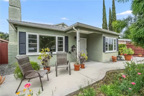 22447 Dolorosa St, Woodland Hills, CA 91367
