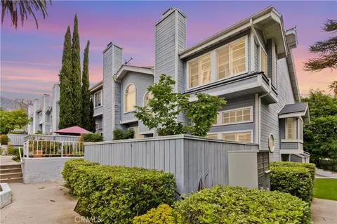 97 E Highland Ave #A, Sierra Madre, CA 91024