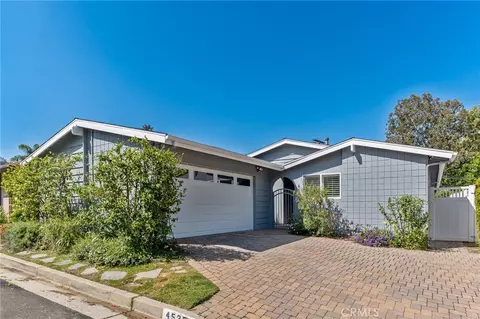 4539 Don Pio Dr, Woodland Hills, CA 91364