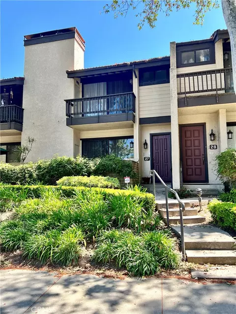 21730 Marylee St #27, Woodland Hills, CA 91367