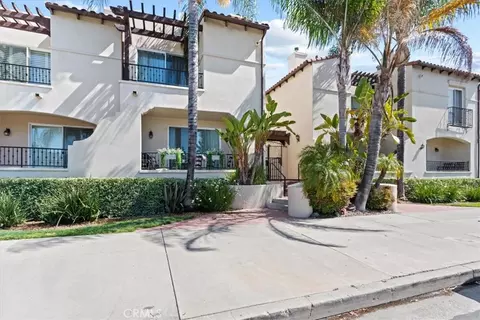 5753 White Oak Ave #11, Encino, CA 91316