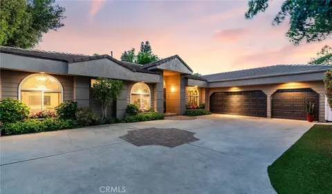 22940 Dolorosa St, Woodland Hills, CA 91367
