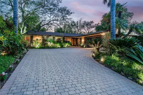 5645 Blanco Ave, Woodland Hills, CA 91367