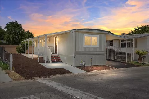 188 Kings Ln, Bakersfield, CA 93308