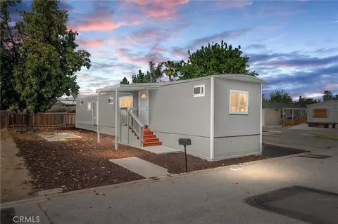 136 Fernwood Ln, Bakersfield, CA 93308