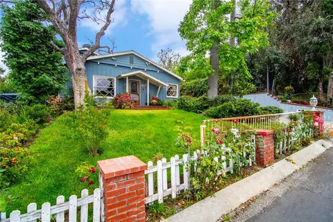 22386 Cass Ave, Woodland Hills, CA 91364