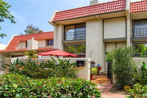 6224 Shoup Ave, Woodland Hills, CA 91367