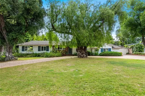 5210 Quakertown Ave, Woodland Hills, CA 91364