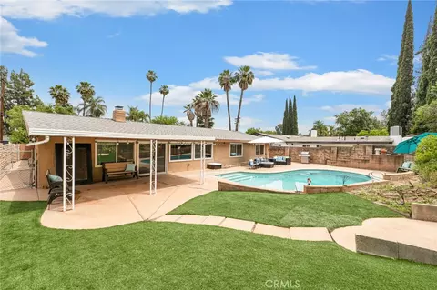 5643 Rawlings Ave, Woodland Hills, CA 91367