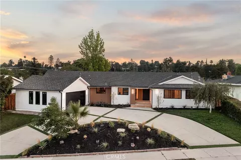 23826 Crosson Dr, Woodland Hills, CA 91367
