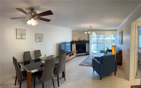 5550 Owensmouth Ave #105, Woodland Hills, CA 91367