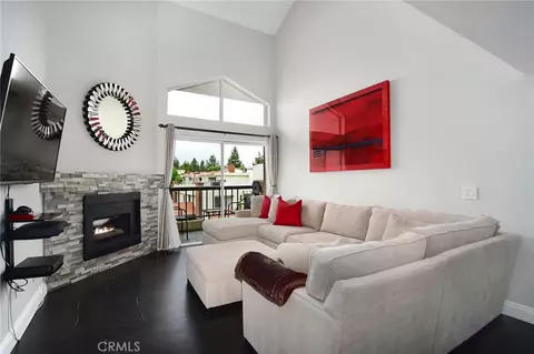 21550 Burbank Blvd #319, Woodland Hills, CA 91367
