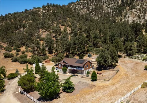 6267 Bear Ct, Frazier Park, CA 93225