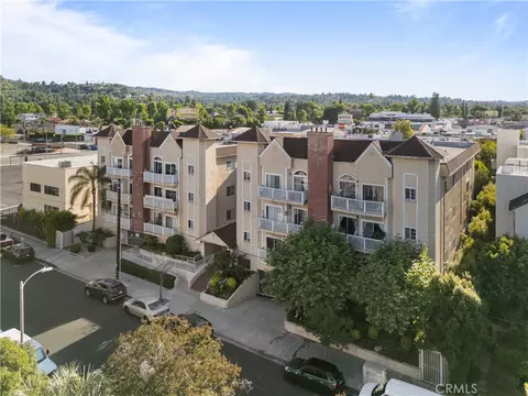 5135 Zelzah Ave #303, Encino, CA 91316