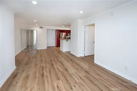 5520 Owensmouth Ave #113, Woodland Hills, CA 91367