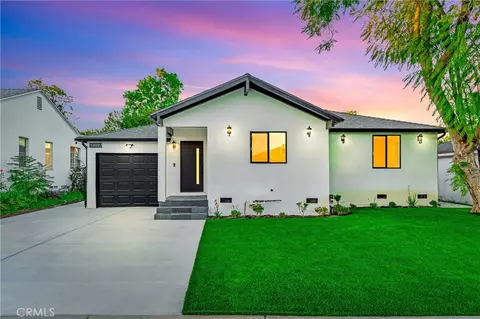 17407 Hatteras St, Encino, CA 91316