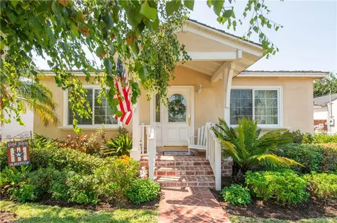 17436 Collins St, Encino, CA 91316