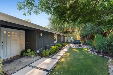 5671 Collins Pl, Woodland Hills, CA 91367