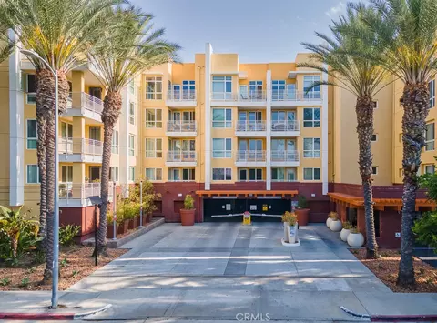 21301 Erwin St #405, Woodland Hills, CA 91367
