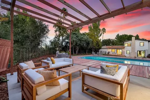 4515 Cezanne Ave, Woodland Hills, CA 91364