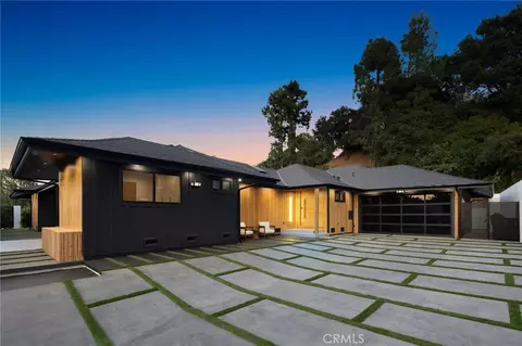 3814 Royal Meadow Rd, Sherman Oaks, CA 91403