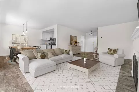 10707 Camarillo St #105, Toluca Lake, CA 91602