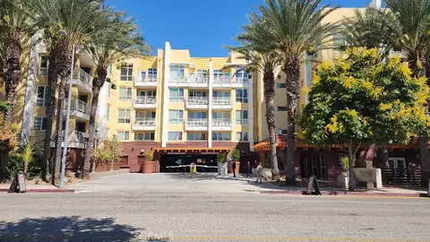 21301 Erwin St #424, Woodland Hills, CA 91367