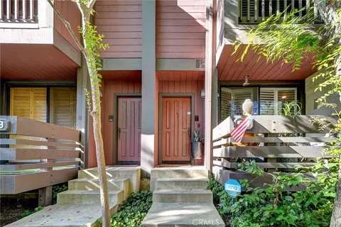 21930 Marylee St #62, Woodland Hills, CA 91367