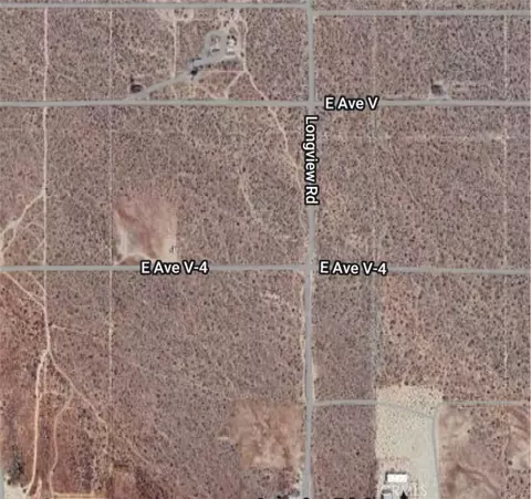4 Longview Rd, Palmdale, CA 93591