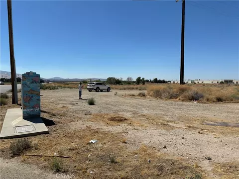 39227 Sierra Hwy, Palmdale, CA 93550