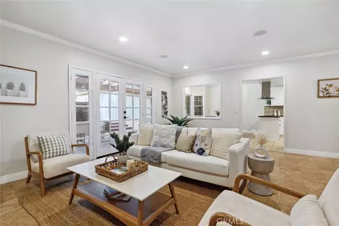 21435 Velicata St, Woodland Hills, CA 91364