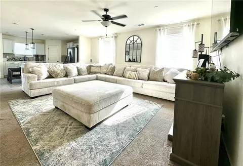 10022 Murfreesboro Dr, Bakersfield, CA 93311
