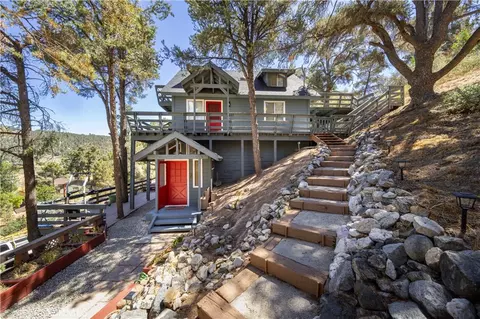 1316 Leisure Ln, Frazier Park, CA 93225