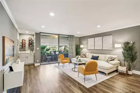 5215 Balboa Blvd #207, Encino, CA 91316