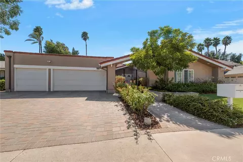 24354 Clipstone St, Woodland Hills, CA 91367