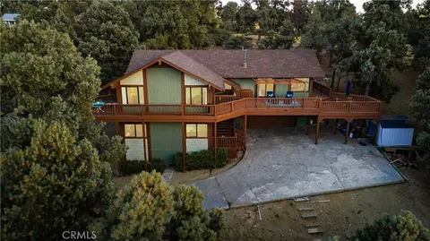1105 Viewpoint Ct, Frazier Park, CA 93225