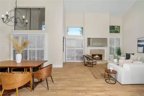 16022 Moorpark St #301, Encino, CA 91436
