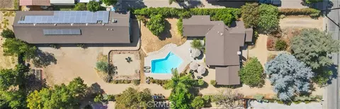 23018 Oxnard St, Woodland Hills, CA 91367