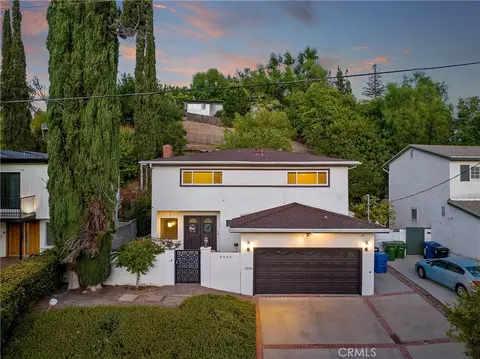 4940 Don Pio Dr, Woodland Hills, CA 91364