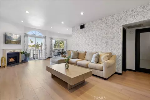 5135 Zelzah Ave #307, Encino, CA 91316
