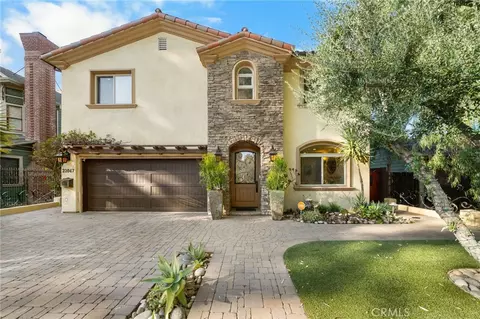22047 Martinez St, Woodland Hills, CA 91364