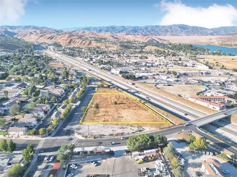 31426 The Old Rd N, Castaic, CA 91384