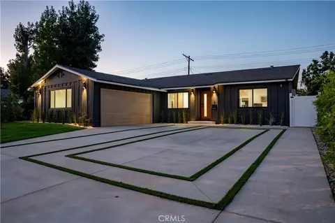 24021 Friar St, Woodland Hills, CA 91367