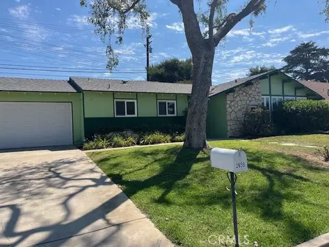 23220 Sylvan St, Woodland Hills, CA 91367
