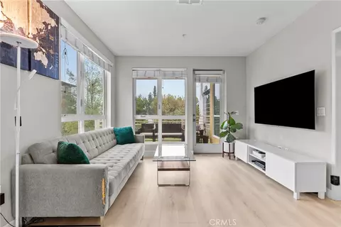 21301 Erwin St #341, Woodland Hills, CA 91367