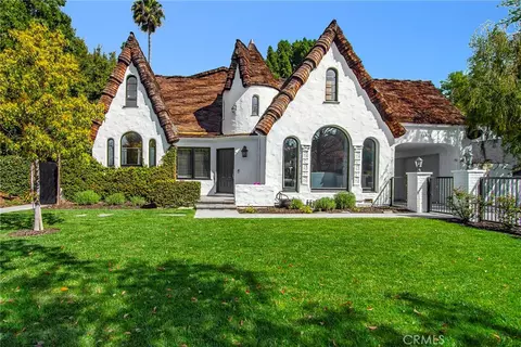 15433 Valley Vista Blvd, Sherman Oaks, CA 91403