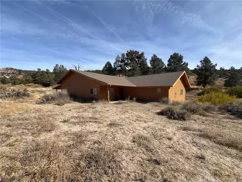 32470 Juniper Trl, Frazier Park, CA 93225
