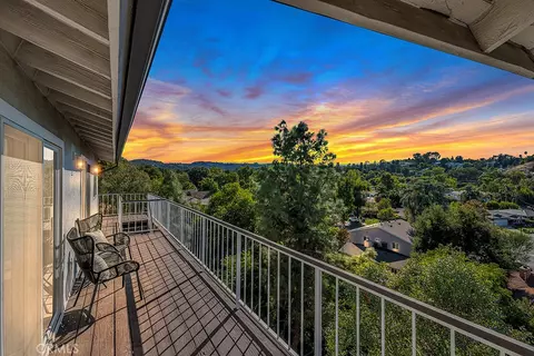 5137 Escobedo Dr, Woodland Hills, CA 91364